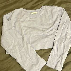Zara cropped Long sleeves. Color Lavender. Never worn but no tag.